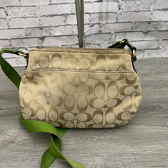 Coach Daisy Signature Swingpack Green Khaki Heart Crossbody Shoulder Bag Purse - Picture 2 of 4